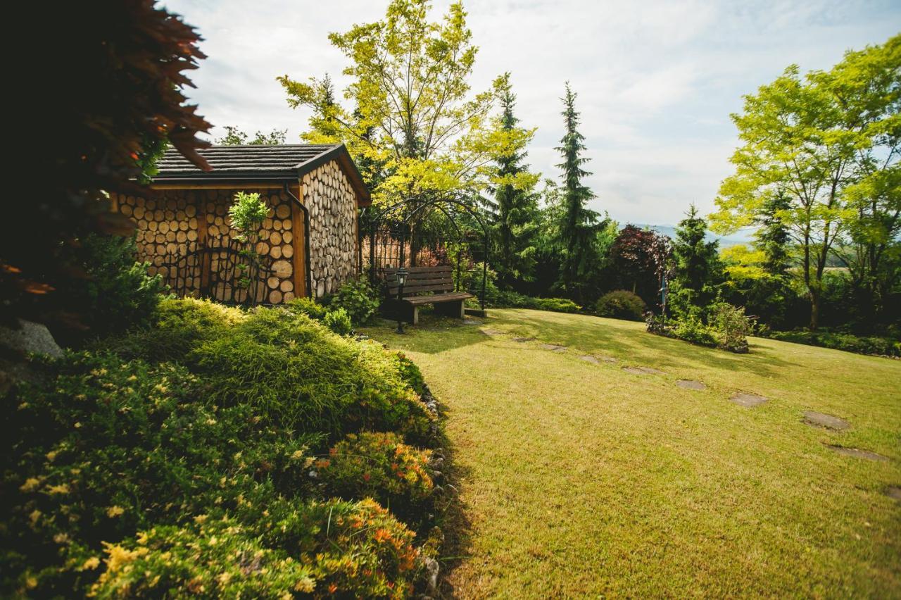 Zajazd ,,Pod Jeleniem" Okrajnik Exterior photo